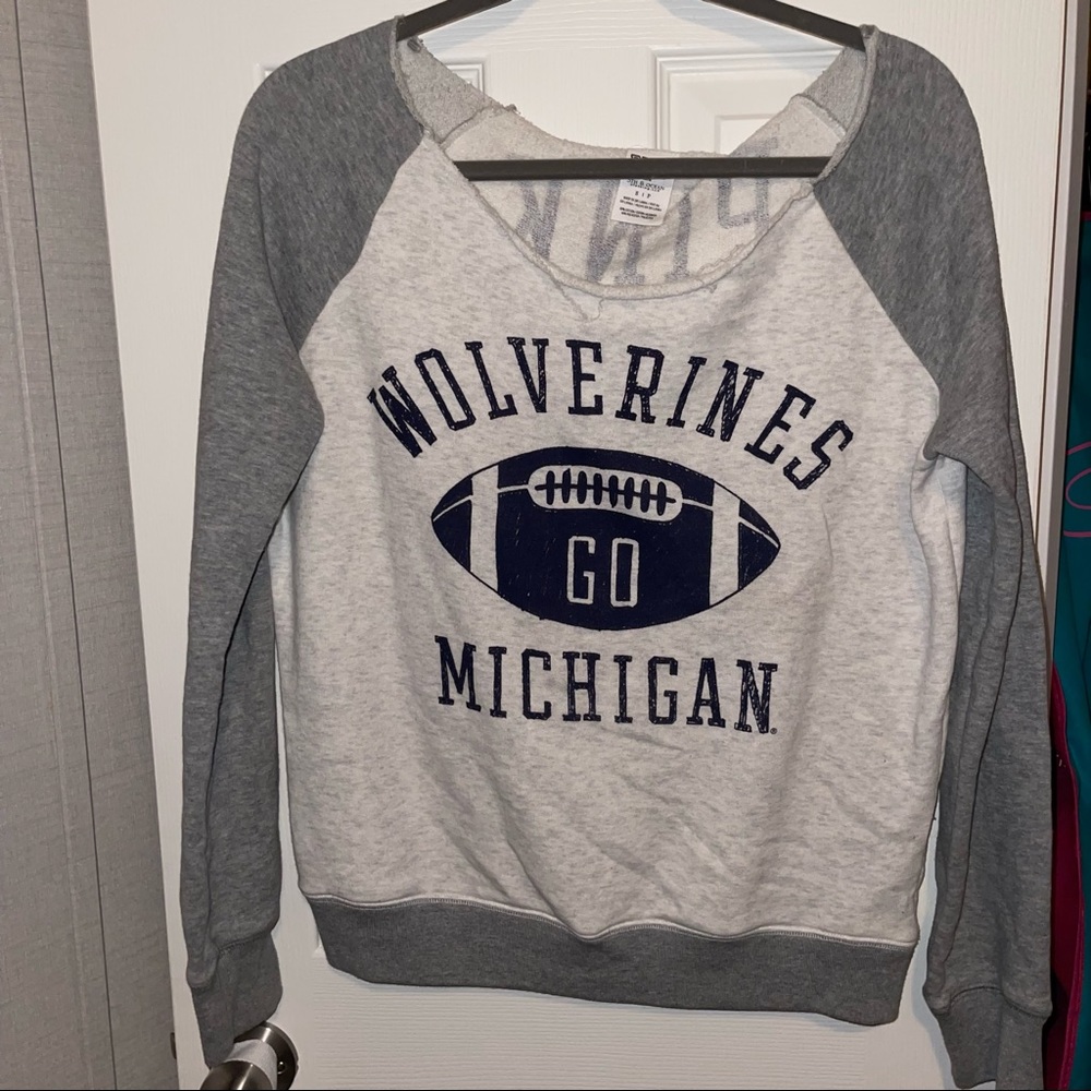 VS PINK U OF M WOLVERINE SWEATSHIRT